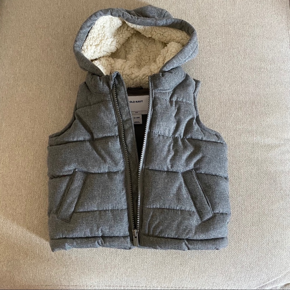 THE CUTEST puffer vest 12-18M